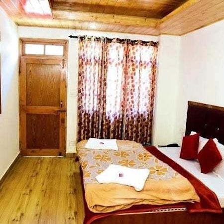 Himalayan Palace Hotel Manāli Екстериор снимка