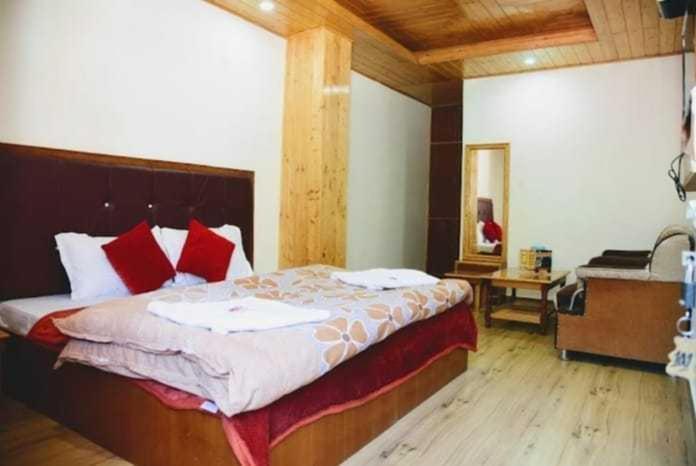 Himalayan Palace Hotel Manāli Екстериор снимка